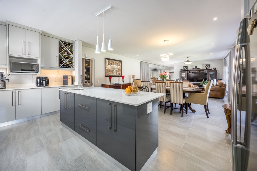 4 Bedroom Property for Sale in Vierlanden Western Cape